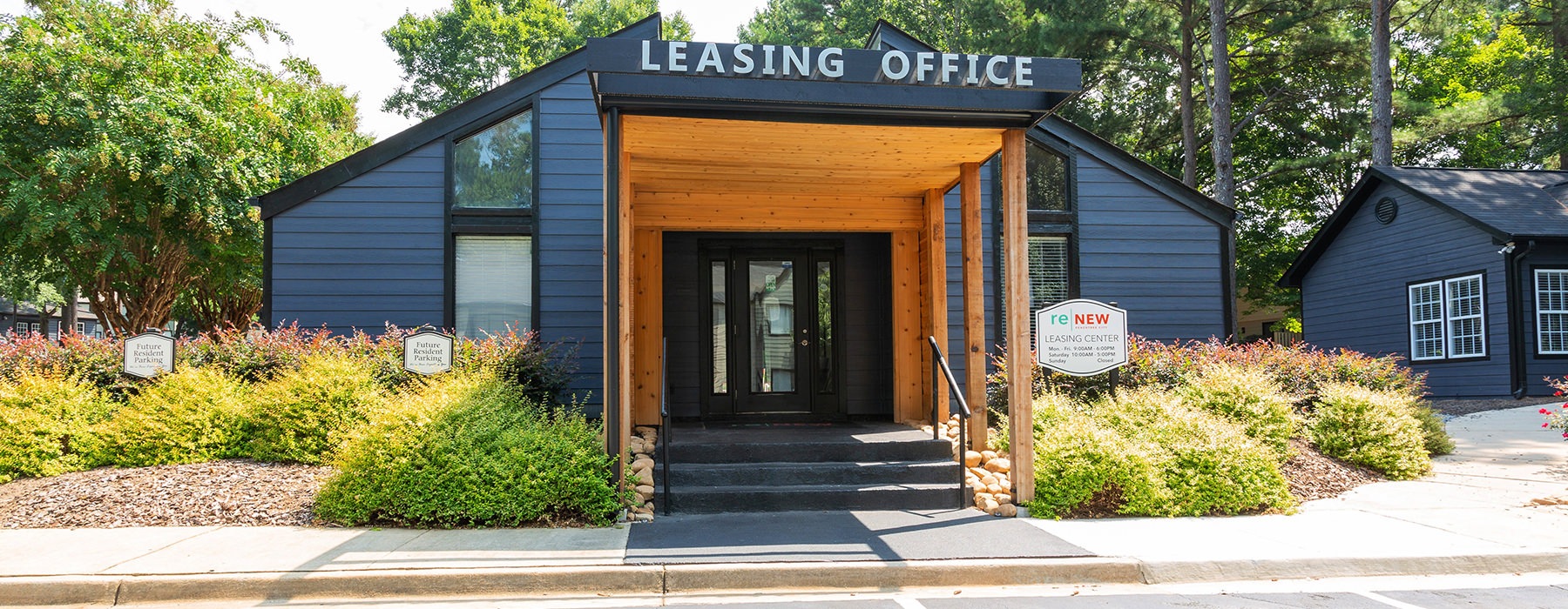 Exterior view of the leasing office at The Greens at Peachtree City